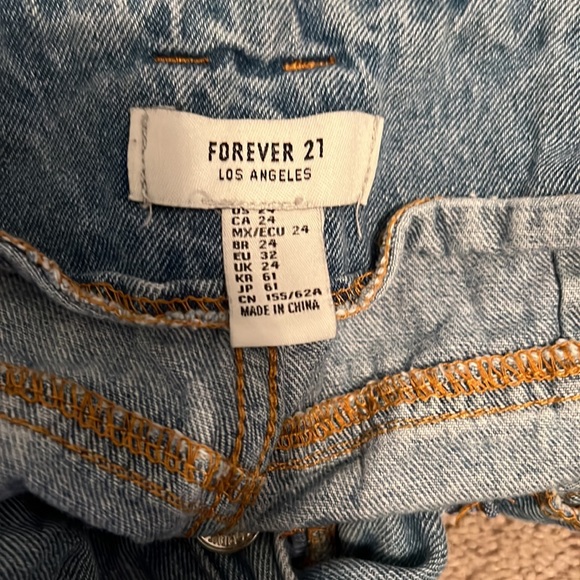 paper bag jean shorts, great condition, size 24! - Picture 3 of 3